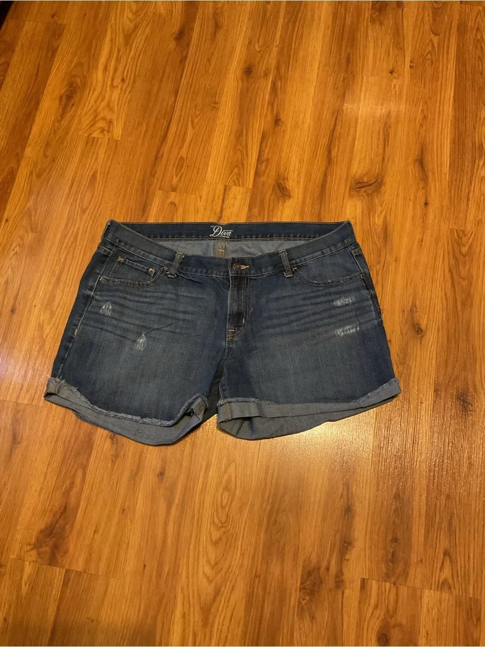 Women’s Old Navy Denim Cuffed Hem Diva Shorts Size 16 Regular
